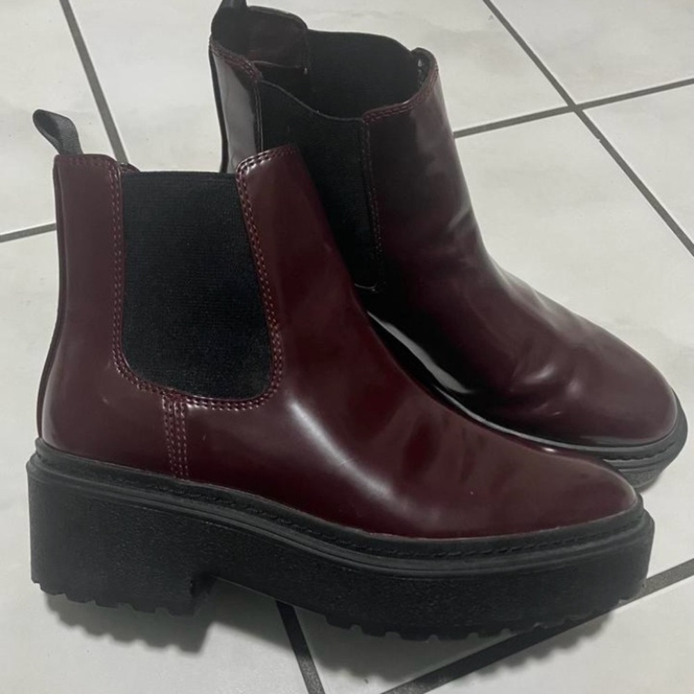 BP. Platform Chelsea Boots